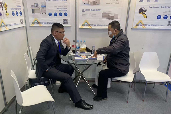 與客戶洽談中 /cxyq/20240329111905-FgxV8BozjZ8p2reeRDU4AjF8M83C.jpg